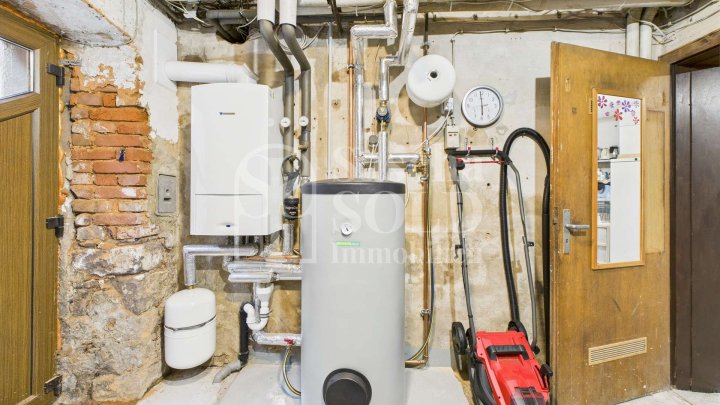 Modernisiertes, familienfreundliches Reihenendhaus mit 7Zimmer in Bildstock mit Garten & Garage