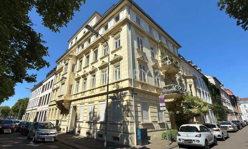 St. Johann - Altbau-Charme + Dachgeschoß = Herzklopfen garantiert!  – Dachgeschossjuwel zu vermieten