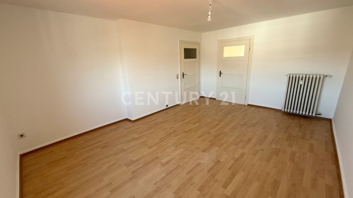 St. Johann - Altbau-Charme + Dachgeschoß = Herzklopfen garantiert!  – Dachgeschossjuwel zu vermieten