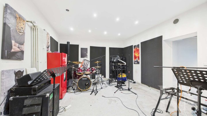 5 Wohnungen & 8 Musikstudios – Renditeobjekt in Alt-Saarbrücken!