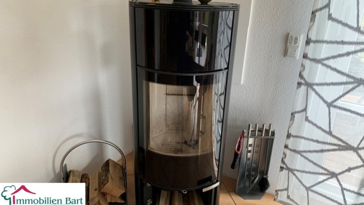 NITTEL: WOHNHAUS MIT KELLER + PHOTOVOLTAIK AM ORTSRAND!