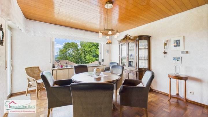 MERZIG: WOHNHAUS IN HÖHENLAGE AM WALDRAND!
