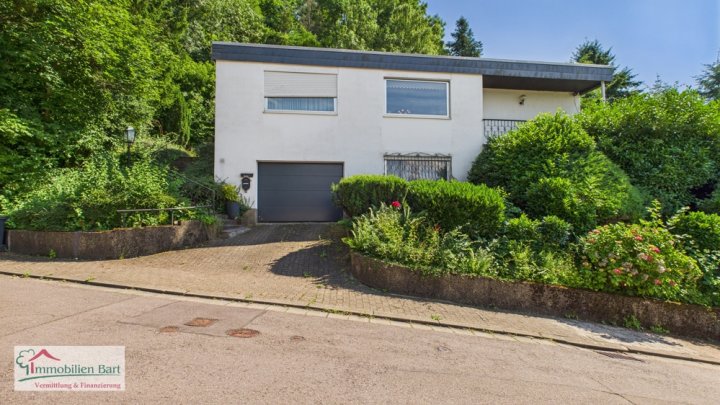 MERZIG: WOHNHAUS IN HÖHENLAGE AM WALDRAND!