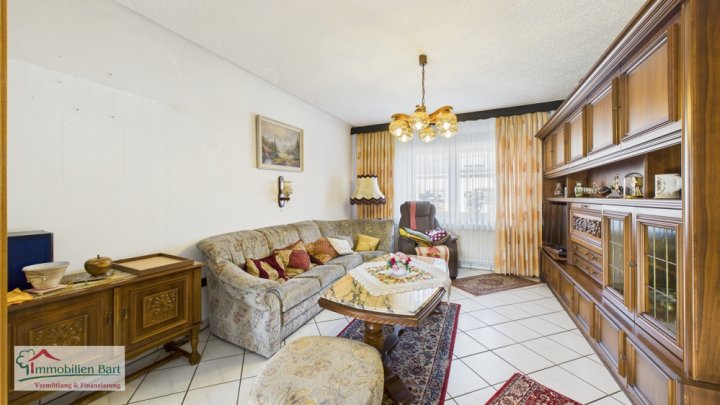 ORSCHOLZ: WOHNHAUS MIT GARTEN UND GARAGE!