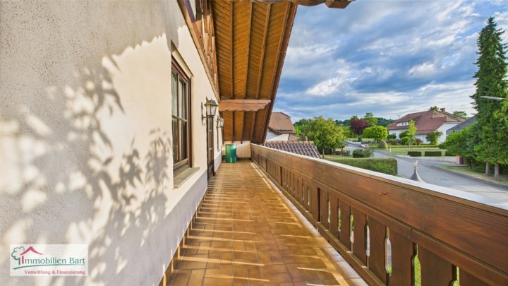 GEMÜTLICHES WOHNHAUS IN TOP LAGE VON LOSHEIM AM SEE!