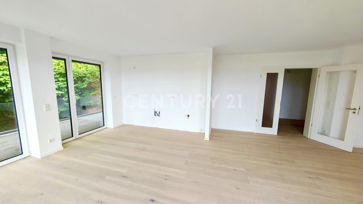 LUXUS PUR: 146m² NEUBAU-Wohnung mit GIGA Fernblick über ganz SB in Toplage, Riesen Terr. Garage