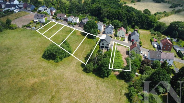 Idyllisch, eben & sofort bebaubar – Traumhaftes ca. 635 m² Grundstück am Feldrand in Riegelsberg