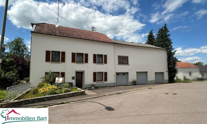 10 MIN. VON L-REMICH/SCHENGEN: BAUERNHAUS MIT GROSSEN SCHEUNEN UND STALLUNGEN