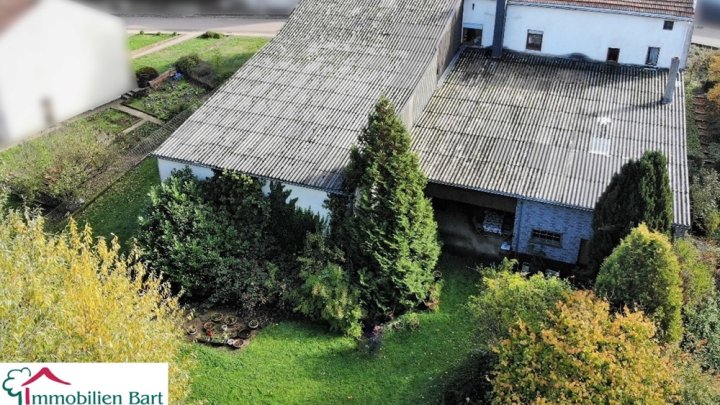 10 MIN. VON L-REMICH/SCHENGEN: BAUERNHAUS MIT GROSSEN SCHEUNEN UND STALLUNGEN