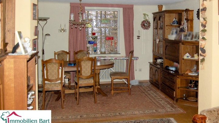 10 MIN. VON L-REMICH/SCHENGEN: BAUERNHAUS MIT GROSSEN SCHEUNEN UND STALLUNGEN