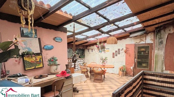10 MIN. VON L-REMICH/SCHENGEN: BAUERNHAUS MIT GROSSEN SCHEUNEN UND STALLUNGEN