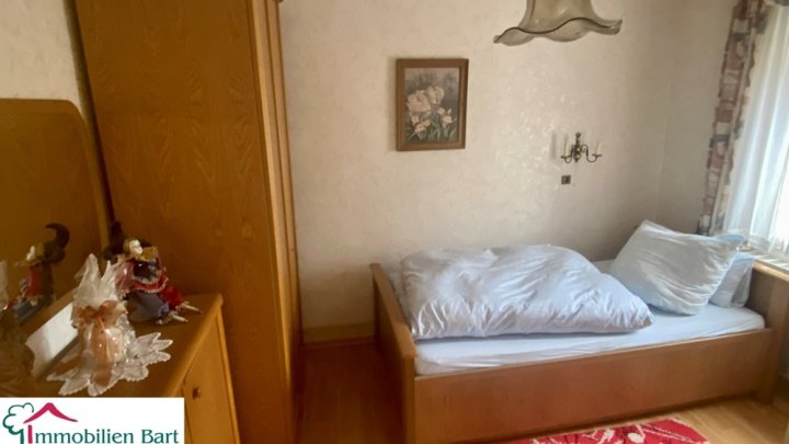 10 MIN. VON L-REMICH/SCHENGEN: BAUERNHAUS MIT GROSSEN SCHEUNEN UND STALLUNGEN