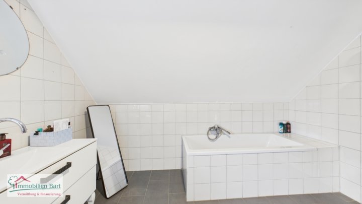 GRENZE L-REMICH: WOHNHAUS MIT 4 SCHLAFZIMMER / GARTEN UND GARAGE IN TOP LAGE