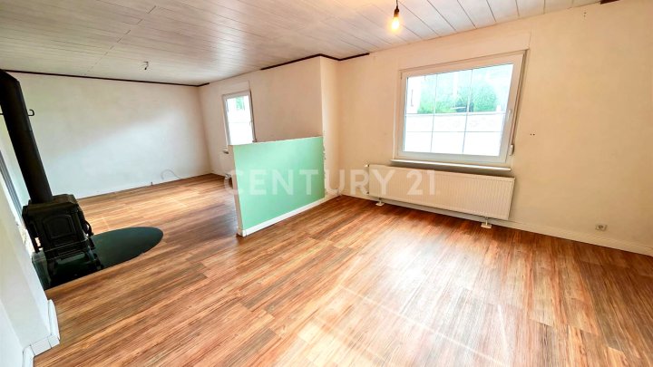 Saniertes 250m€ 1-4 Familienhaus mit grüner Oase im Zentrum von Heusweiler mit Garage