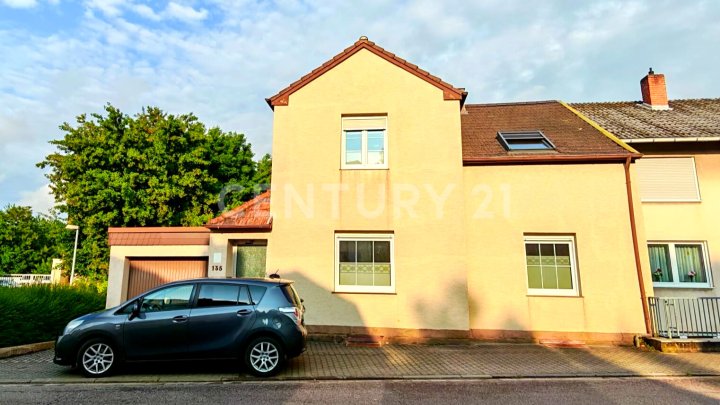 Saniertes 250m€ 1-4 Familienhaus mit grüner Oase im Zentrum von Heusweiler mit Garage