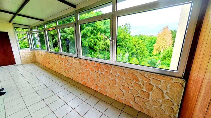 Saniertes 250m€ 1-4 Familienhaus mit grüner Oase im Zentrum von Heusweiler mit Garage