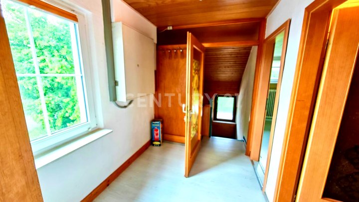 Saniertes 250m€ 1-4 Familienhaus mit grüner Oase im Zentrum von Heusweiler mit Garage