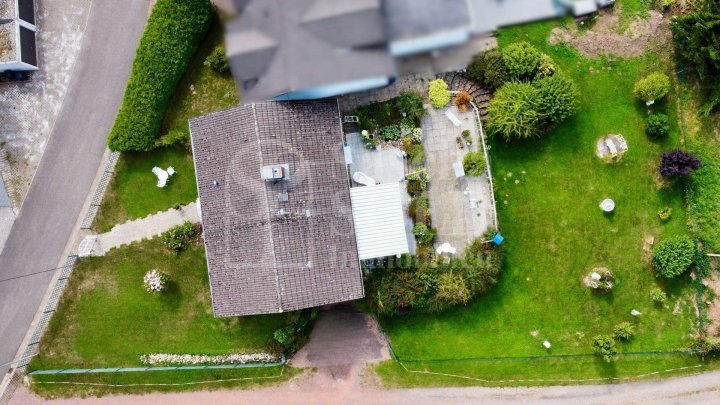 Charmantes Einfamilienhaus mit Terrasse, großem Garten und Weitblick in ruhiger Lage von Merchweiler