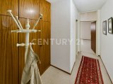 Diele mit Blick ins Schlafzimmer