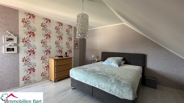 GRENZBEREICH L-SCHENGEN: WOHNHAUS MIT 180 M² WFL. + 60 M² GARAGEN