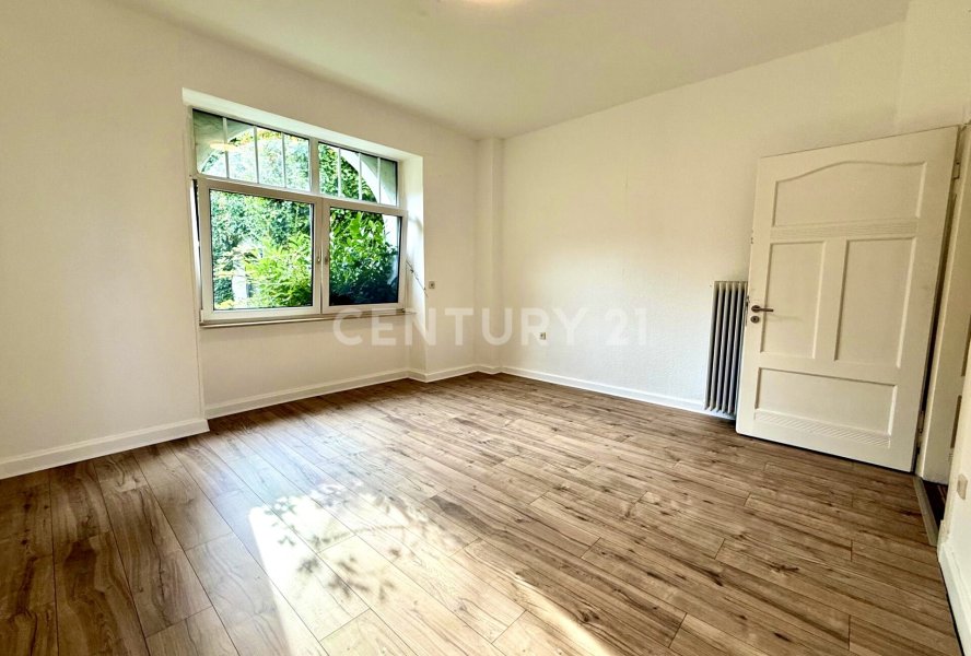 Schlafzimmer/Büro im EG