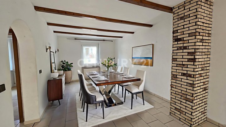 Sehr attraktives 1-2 Familienhaus, MFH mit großen Balkonen, Doppelgarage und Garten in SB- Scheidt