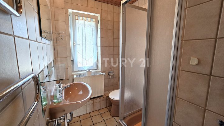 Charmantes 1-2 Familienhaus mit Garten und Doppelgarage in privilegierter Wohnlage von NK - Furpach