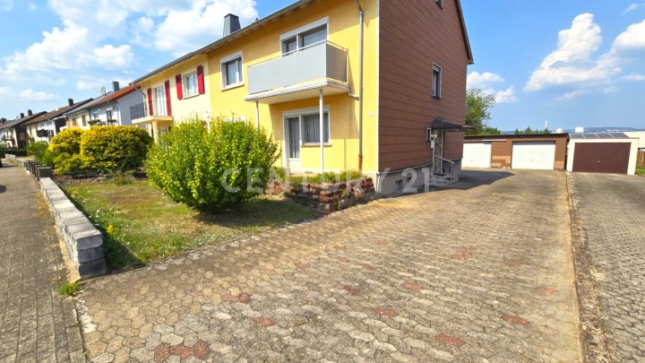 Charmantes 1-2 Familienhaus mit Garten und Doppelgarage in privilegierter Wohnlage von NK - Furpach