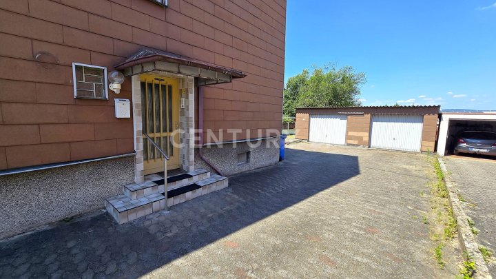 Charmantes 1-2 Familienhaus mit Garten und Doppelgarage in privilegierter Wohnlage von NK - Furpach