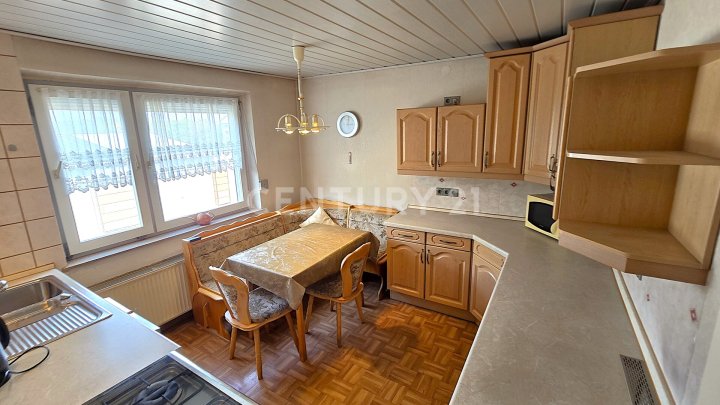 Charmantes 1-2 Familienhaus mit Garten und Doppelgarage in privilegierter Wohnlage von NK - Furpach
