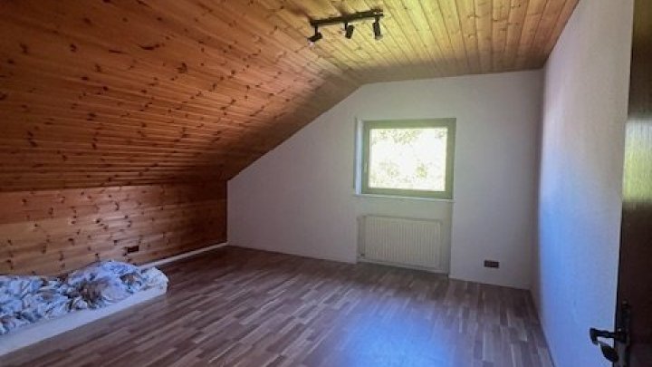 Großzügiges freistehendes 1-2 Familienhaus in ruhiger Lage in Saarwellingen zu verkaufen