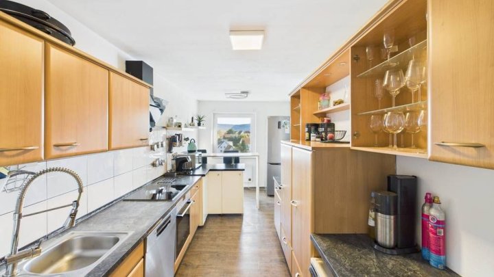 Modernisierte 4-Zimmer-Eigentumswohnung mit 104 m², Fußbodenheizung und Garage