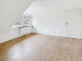 Zimmer 3 - Blick zur Tür zum Flur