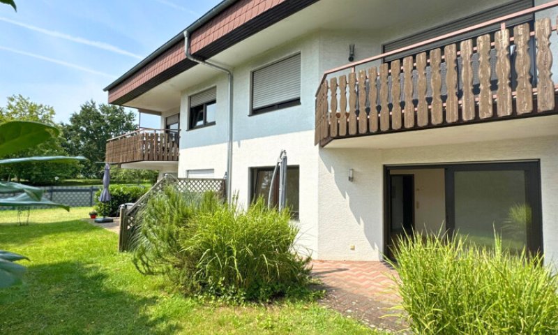 Gepflegte 2 ZKB-Wohnung mit EBK, Terrasse, Garten + Stellplatz in toller Lage in SLS - Picard