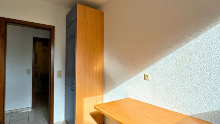 Gepflegte 2 ZKB-Wohnung mit EBK, Terrasse, Garten + Stellplatz in toller Lage in SLS - Picard