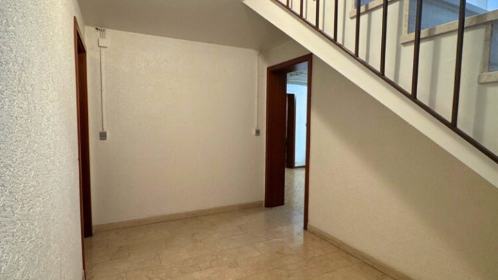 Gepflegte 2 ZKB-Wohnung mit EBK, Terrasse, Garten + Stellplatz in toller Lage in SLS - Picard