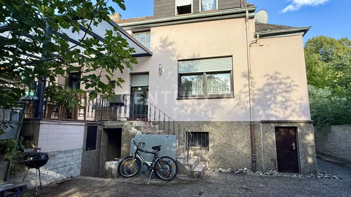 Ein-bis Zweifamilienhaus mit ca. 175 m² Wfl. in Völklingen auf einem Grundstück von ca. 800 m²