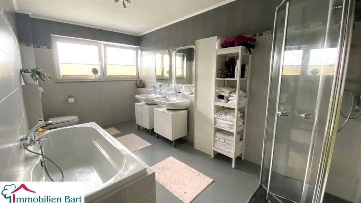 CHARMANTES 140 M² WOHNHAUS IN PERL-BESCH!