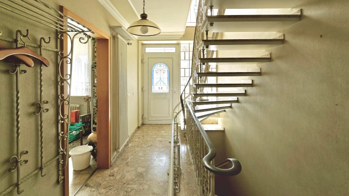 RESERVIERT // 1-2 Familienhaus Haus mit schönem Blick ins Grüne