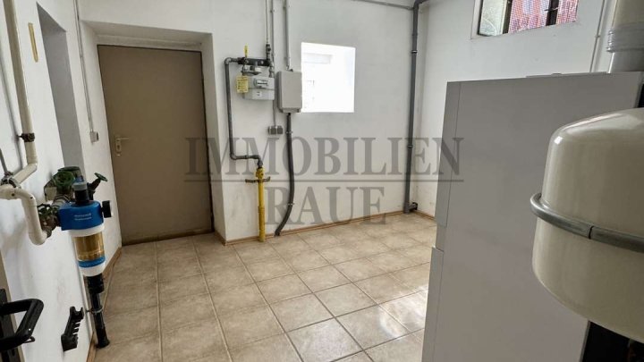 GEPFLEGTES, FREISTEHENDES 1 FAMILIENHAUS MIT GARTEN UND 2 GARAGEN IN SULZBACH - SOFORT FREI