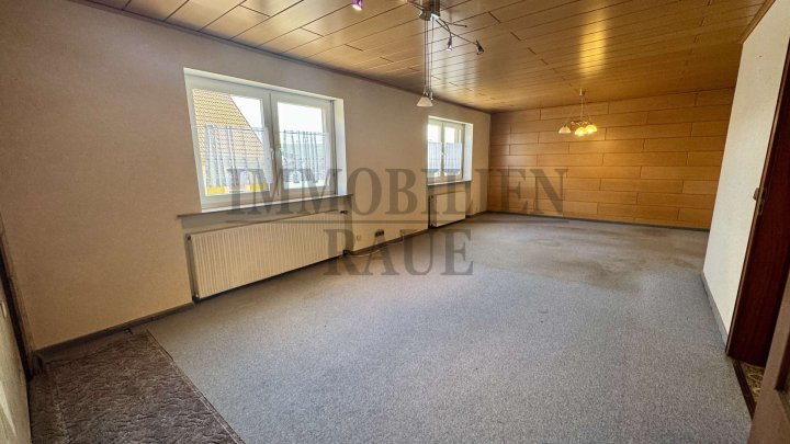 GEPFLEGTES, FREISTEHENDES 1 FAMILIENHAUS MIT GARTEN UND 2 GARAGEN IN SULZBACH - SOFORT FREI