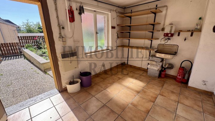 GEPFLEGTES, FREISTEHENDES 1 FAMILIENHAUS MIT GARTEN UND 2 GARAGEN IN SULZBACH - SOFORT FREI