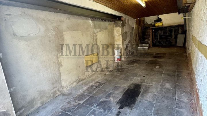 GEPFLEGTES, FREISTEHENDES 1 FAMILIENHAUS MIT GARTEN UND 2 GARAGEN IN SULZBACH - SOFORT FREI