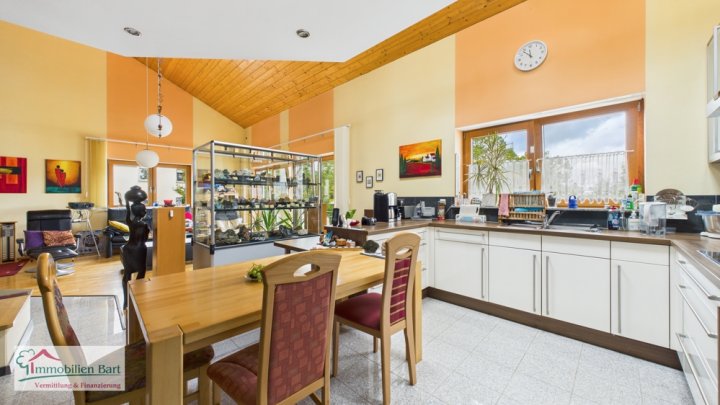 MODERNES 192 M² WOHNHAUS + 80 M² GARAGE IN TOP LAGE!