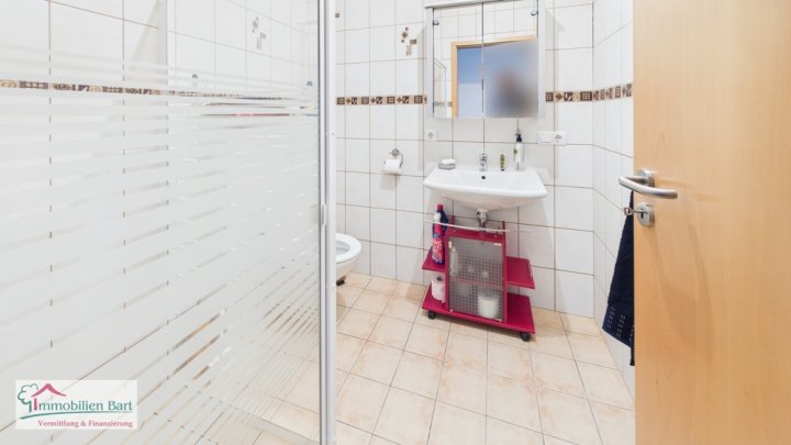 MODERNES 192 M² WOHNHAUS + 80 M² GARAGE IN TOP LAGE!