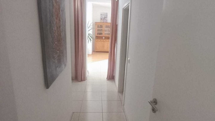 Vermietete, sehr großzügige moderne Wohnung in Saarbrücken-St. Arnual zu verkaufen