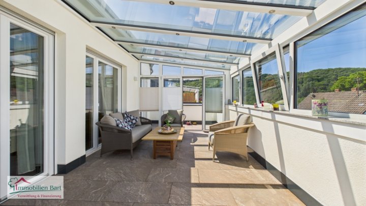 PENTHOUSE MIT STIL - WEITBLICK, KOMFORT UND NACHHALTIGKEIT IN SAARBURG!