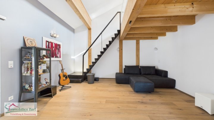 PERL: 256 M² WOHNFLÄCHE/ GEPFLEGT / TOP LAGE!