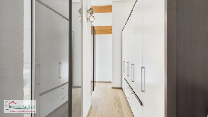 PERL: 256 M² WOHNFLÄCHE/ GEPFLEGT / TOP LAGE!