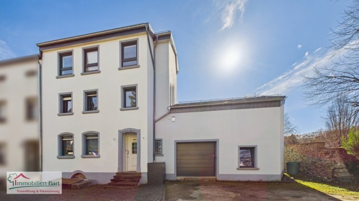 PERL: 256 M² WOHNFLÄCHE/ GEPFLEGT / TOP LAGE!